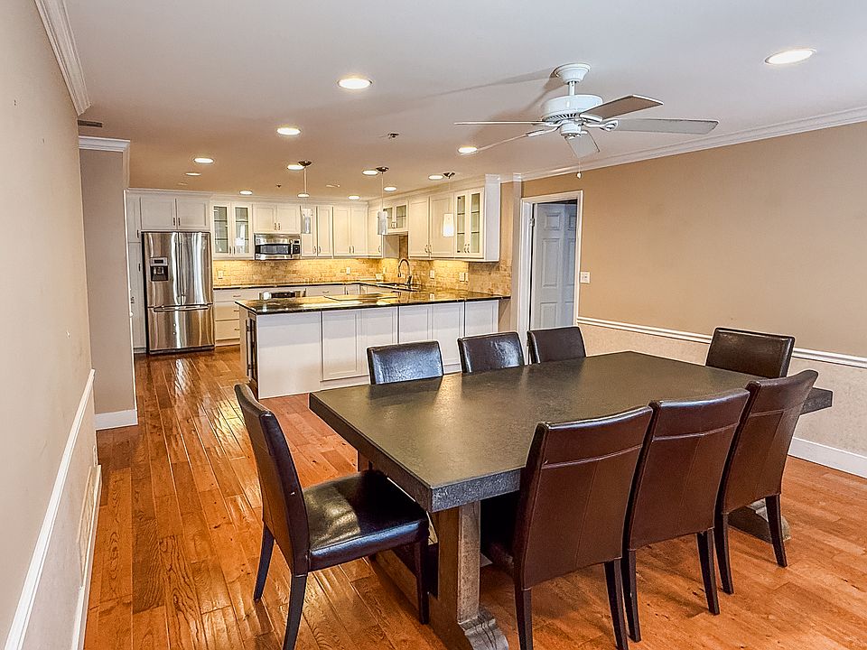 1st image of 44 W Broadway APT 1105S