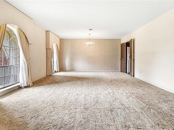 5th image of 625 Chambertin Dr