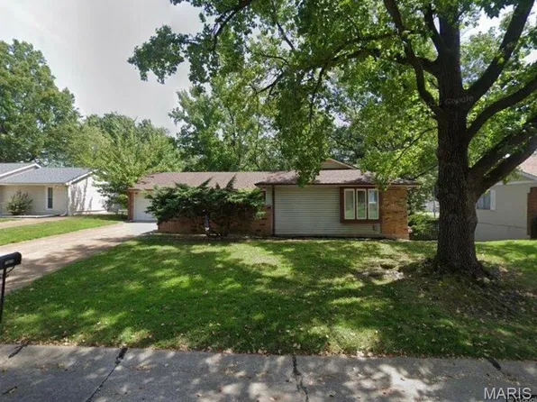 12670 Treeyard Ln, Saint Louis, MO 63138
