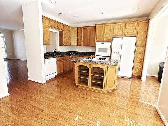 5th image of 5205 Prairie Willow Ln