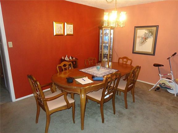 3rd image of 4015 Greenway Dr