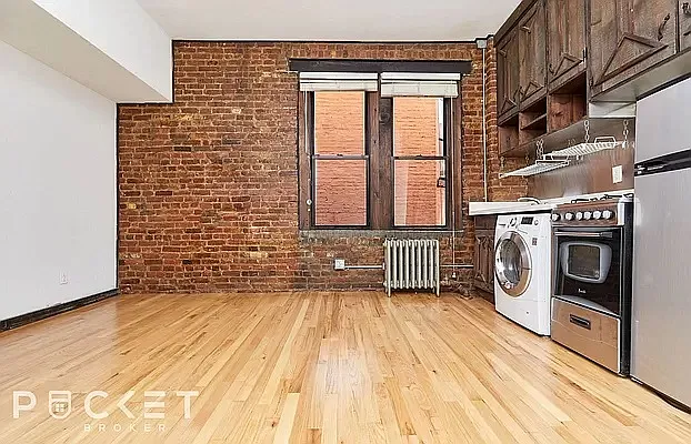 Rented by PocketBroker Inc | media 3