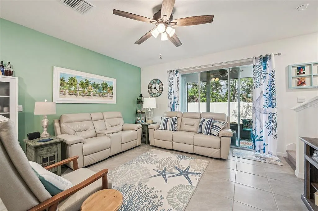 3 bed, 2.5 bath, 1695 sqft, $2,650 — Photo 4