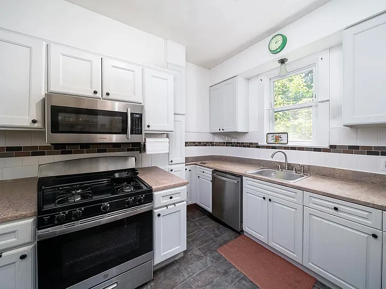 203 Bowers St #1 — Photo 2