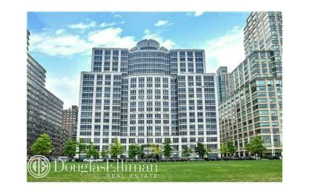 Rented by Douglas Elliman | media 20