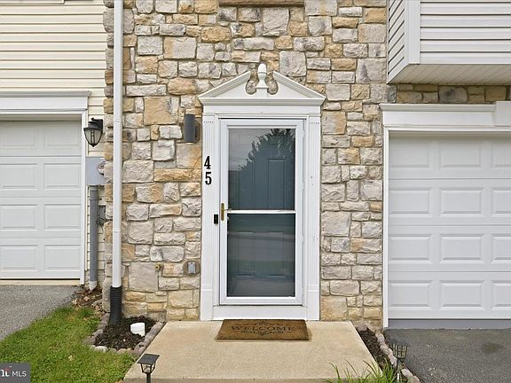 3rd image of 45 Eldon Dr