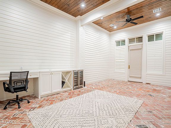 4th image of 414 Catalina Ln