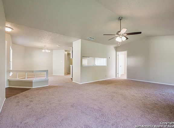 4th image of 719 Saddlebrook Dr