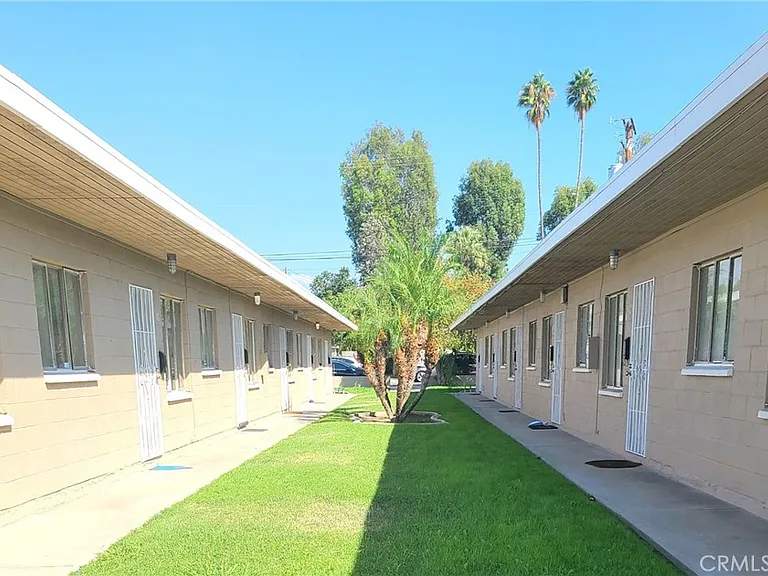 10926 Evans St — Photo 1