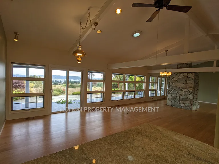 251 Old Schoolhouse Rd — Photo 14
