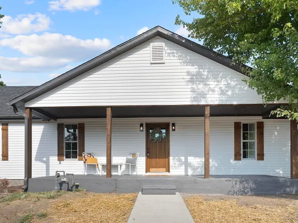 611 S Cowgill St, Carl Junction, MO 64834