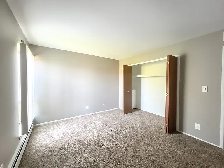 Macomb Manor - Roseville, MI — Photo 12