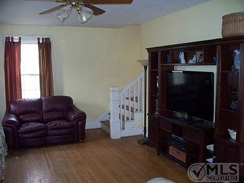 4th image of 738 4th St