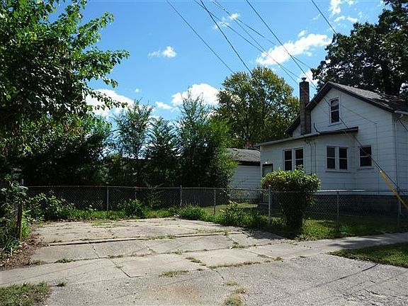 driveway and back of house