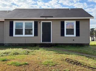 211 Appaloosa Dr, Jacksonville, NC 28540