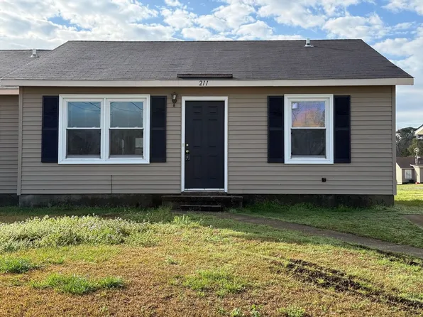 211 Appaloosa Dr, Jacksonville, NC 28540