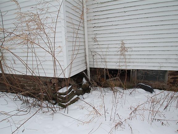 4th image of 16758 Kenmore Rd