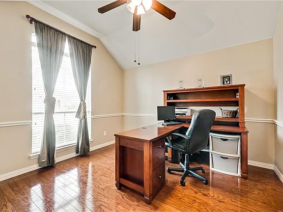 5th image of 981 Noble Ave