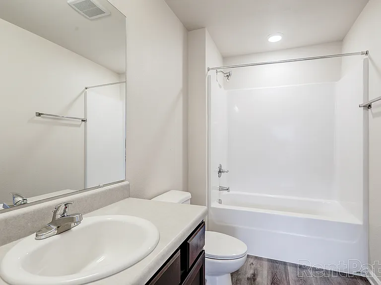 Foxhill Ridge Apartments — Photo 13