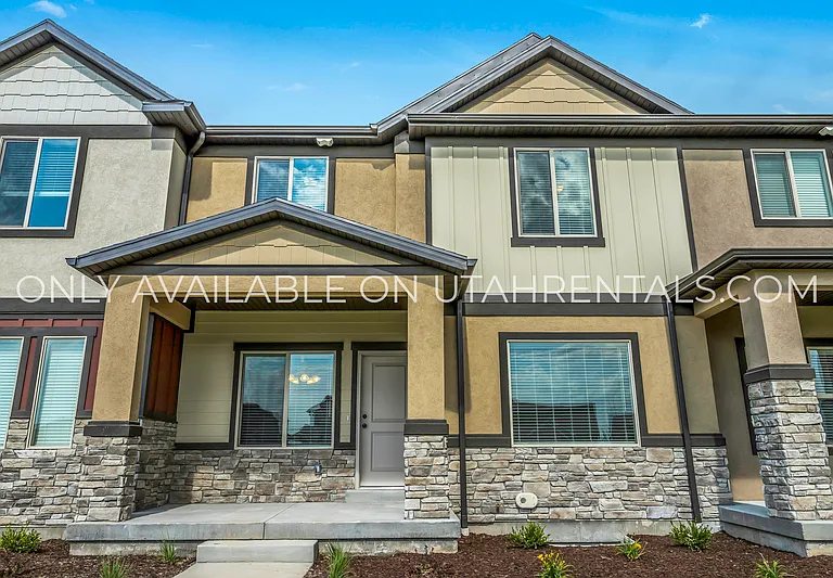 793 N 2560 E — Photo 4