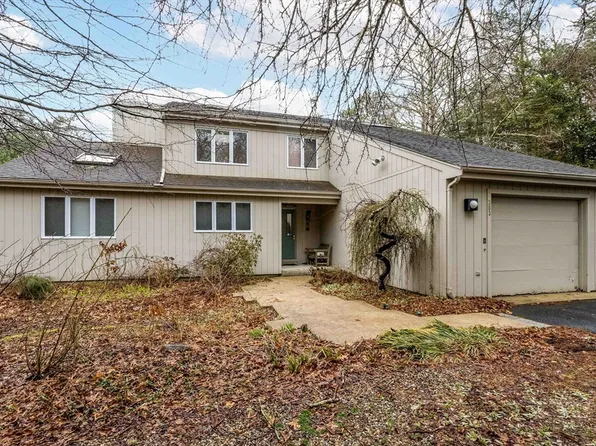 303 Turtleback Rd, Barnstable, MA 02630