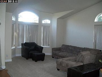 2nd image of 4071 Folsom Dr