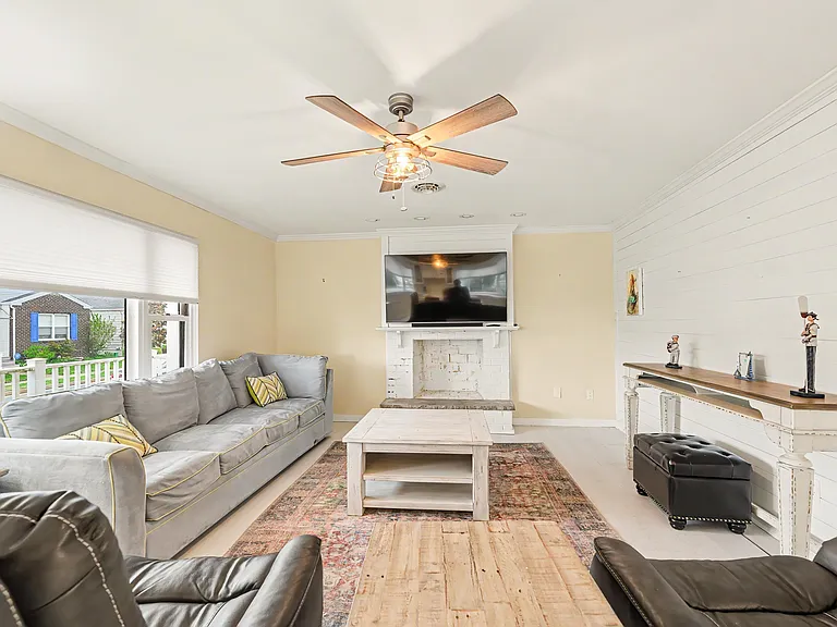 228 N 34th Ave — Photo 13