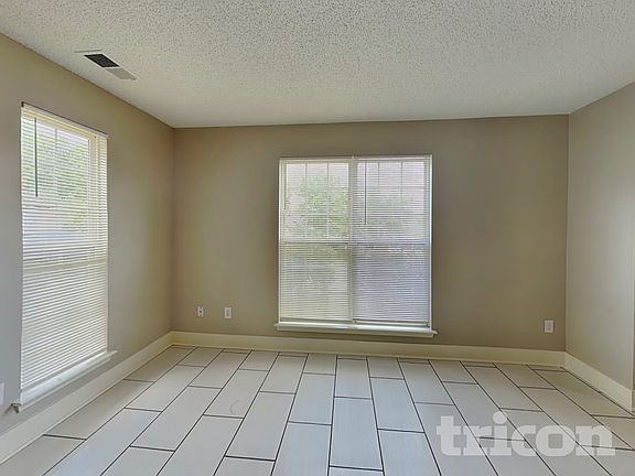 3rd image of 7116 Lowen Rd