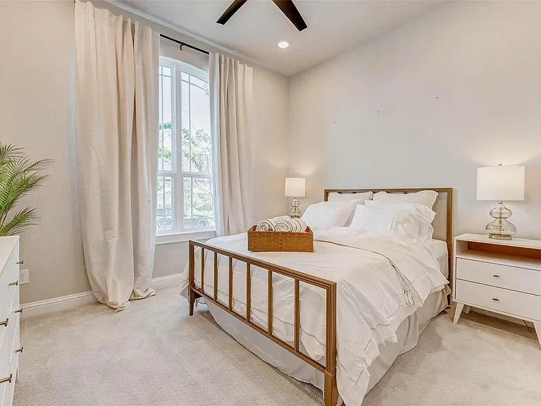 1719 Rustling Creek Dr — Photo 34