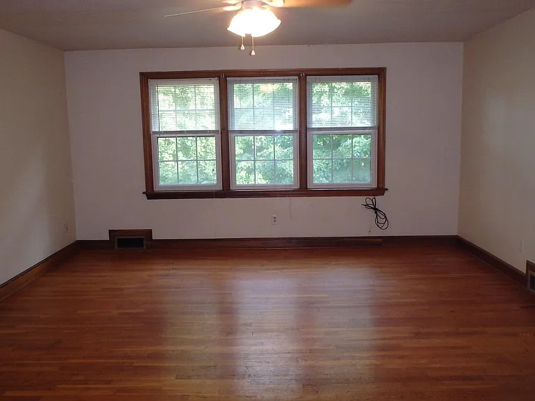 157 E Park Ave — Photo 2