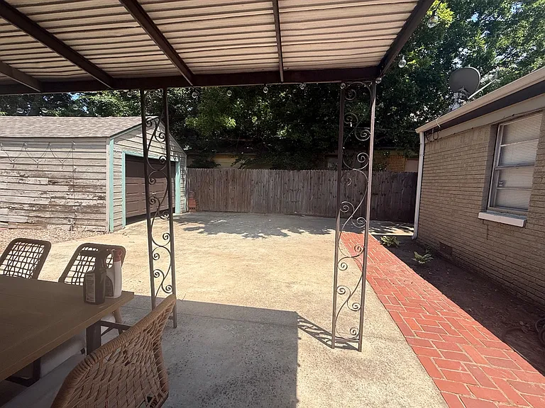 3105 NW 21st St — Photo 31