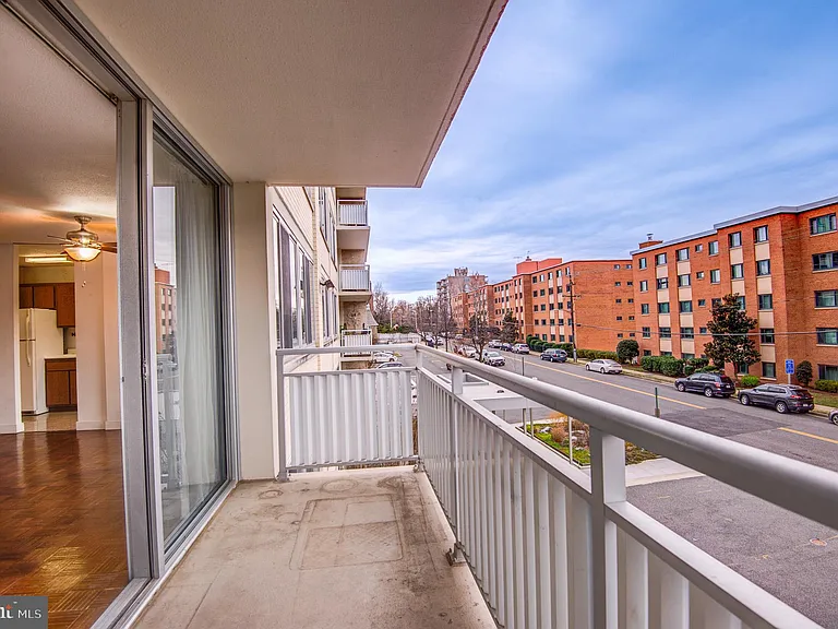 1301 S Arlington Ridge Rd #310 — Photo 18