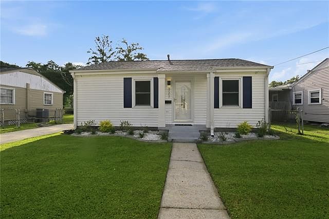 1st image of 327 Wainwright Dr