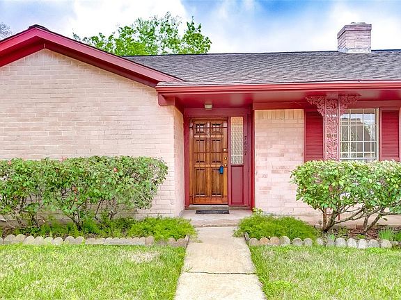 3rd image of 7627 Dawnridge Dr