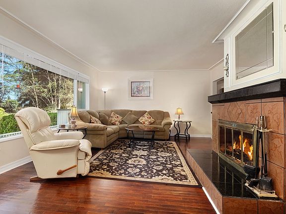 4th image of 7404 31st St Ct W