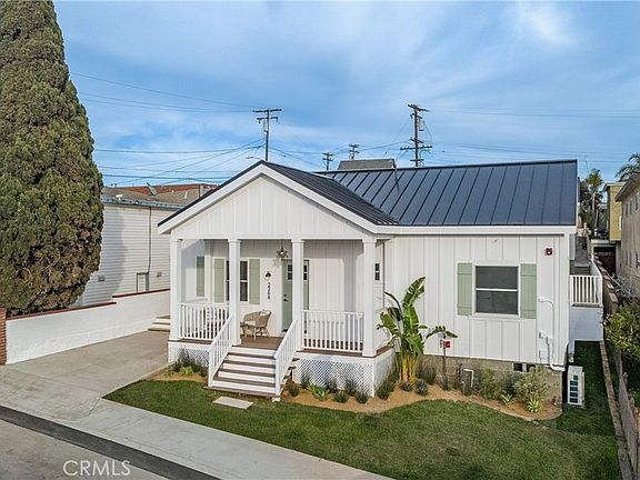 4th image of 226 Arena St