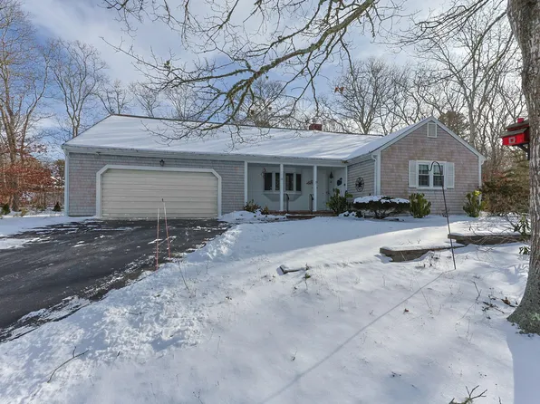 18 Six Penny Lane, Dennis, MA 02638