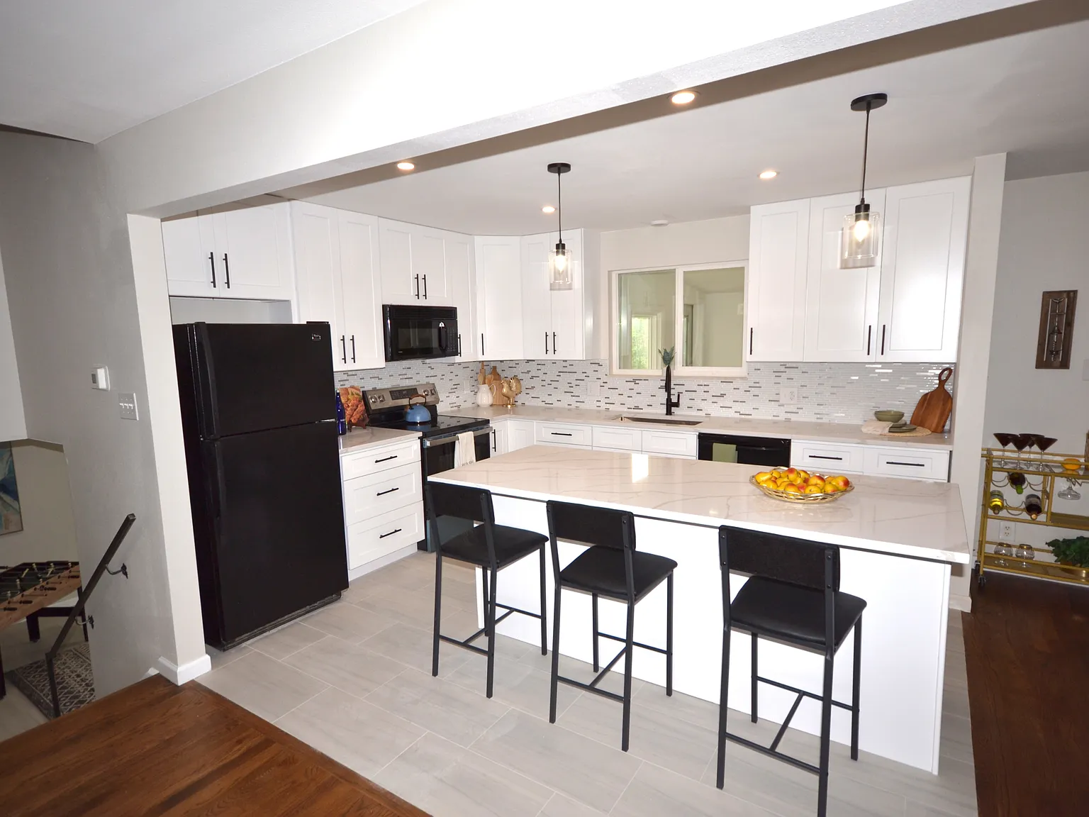 3 bed, 2.5 bath, 1868 sqft, $3,000 — Photo 3