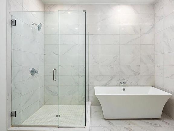 2nd image of 1001 Park Ave NE #809