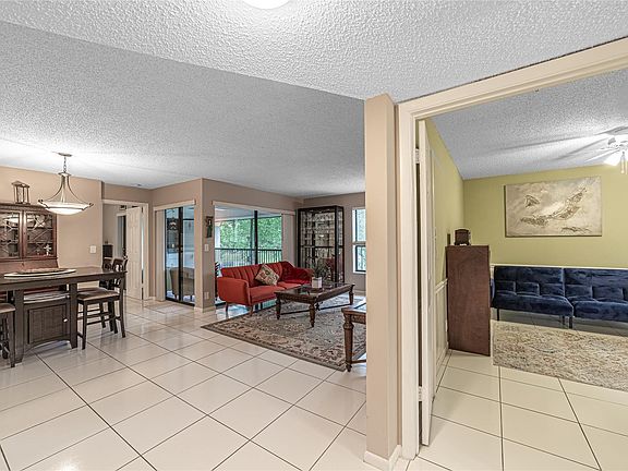 5th image of 3119 Cocoplum Circle #33105
