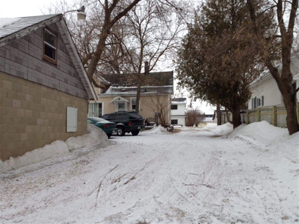 2nd image of 711 5th St