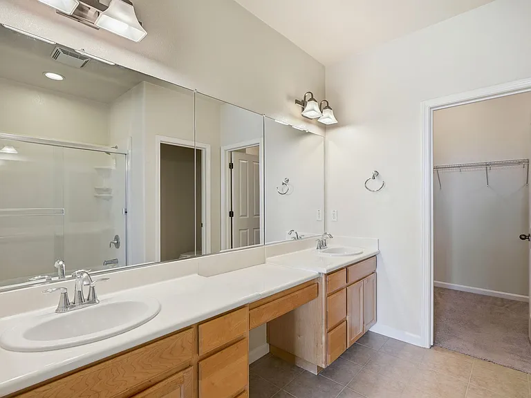 5206 Fioli Loop — Photo 11