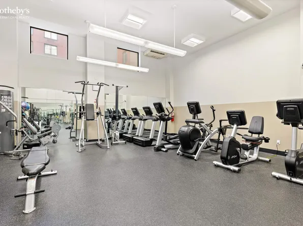 280 Rector Place image 10 of 17