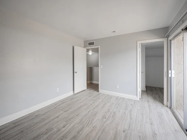 2674 N 43rd Ave #C — Photo 12