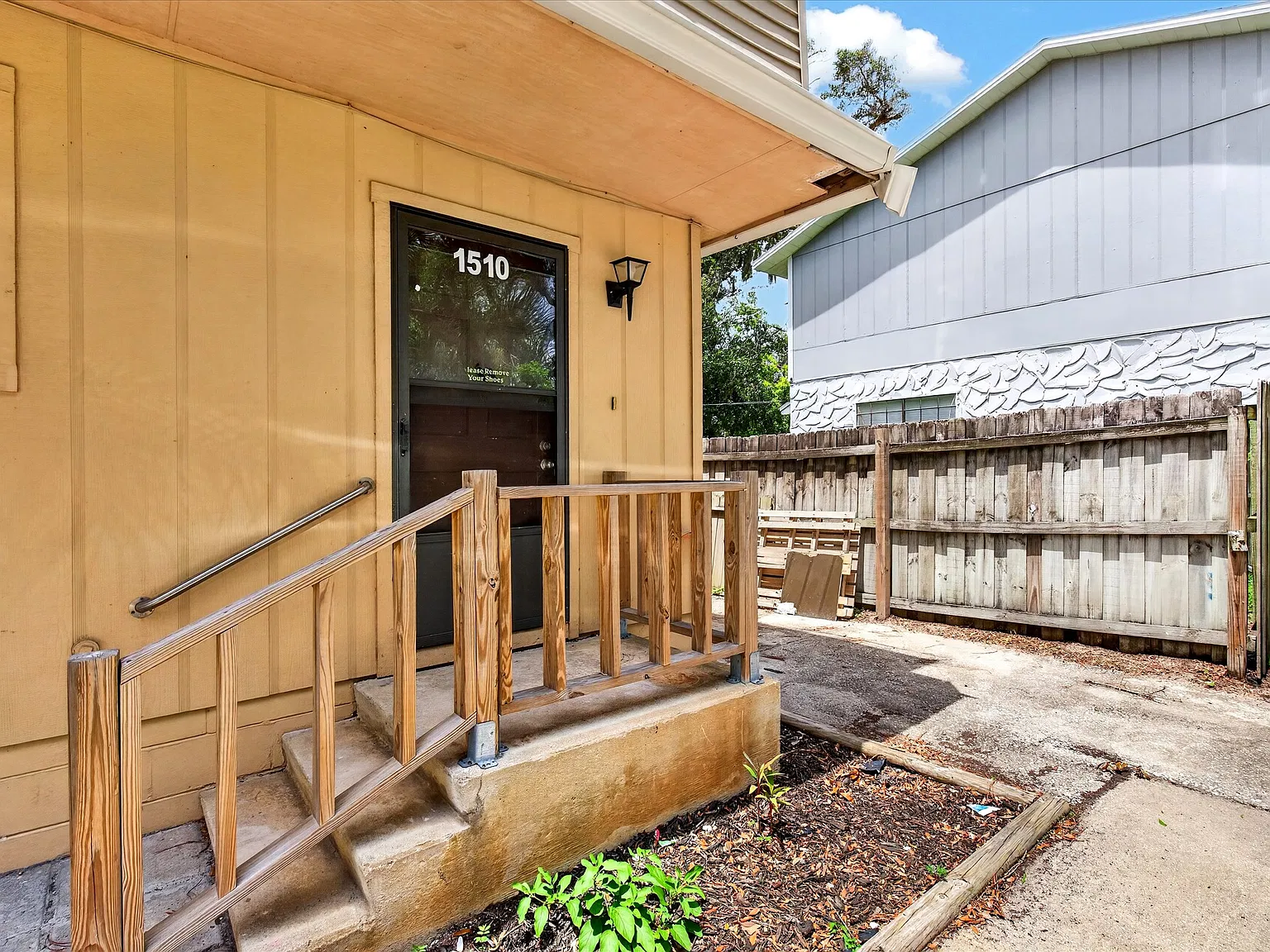 2 bed, 1.5 bath, 1072 sqft, $1,700 — Photo 2
