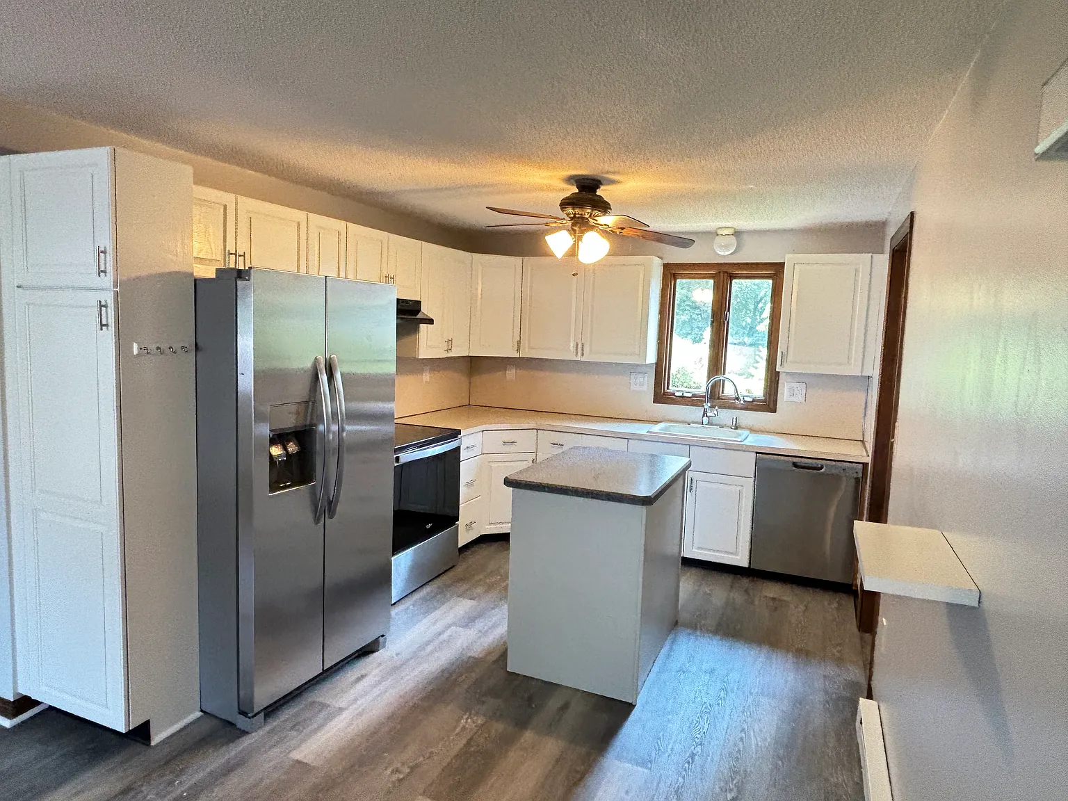 2 bed, 1000 sqft, $1,700 — Photo 1