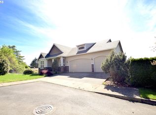 8655 SE Clearwater Ct, Happy Valley, OR 97086