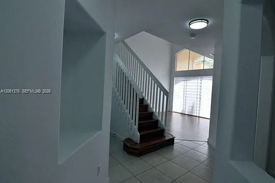 5527 NW 113th Ave — Photo 3