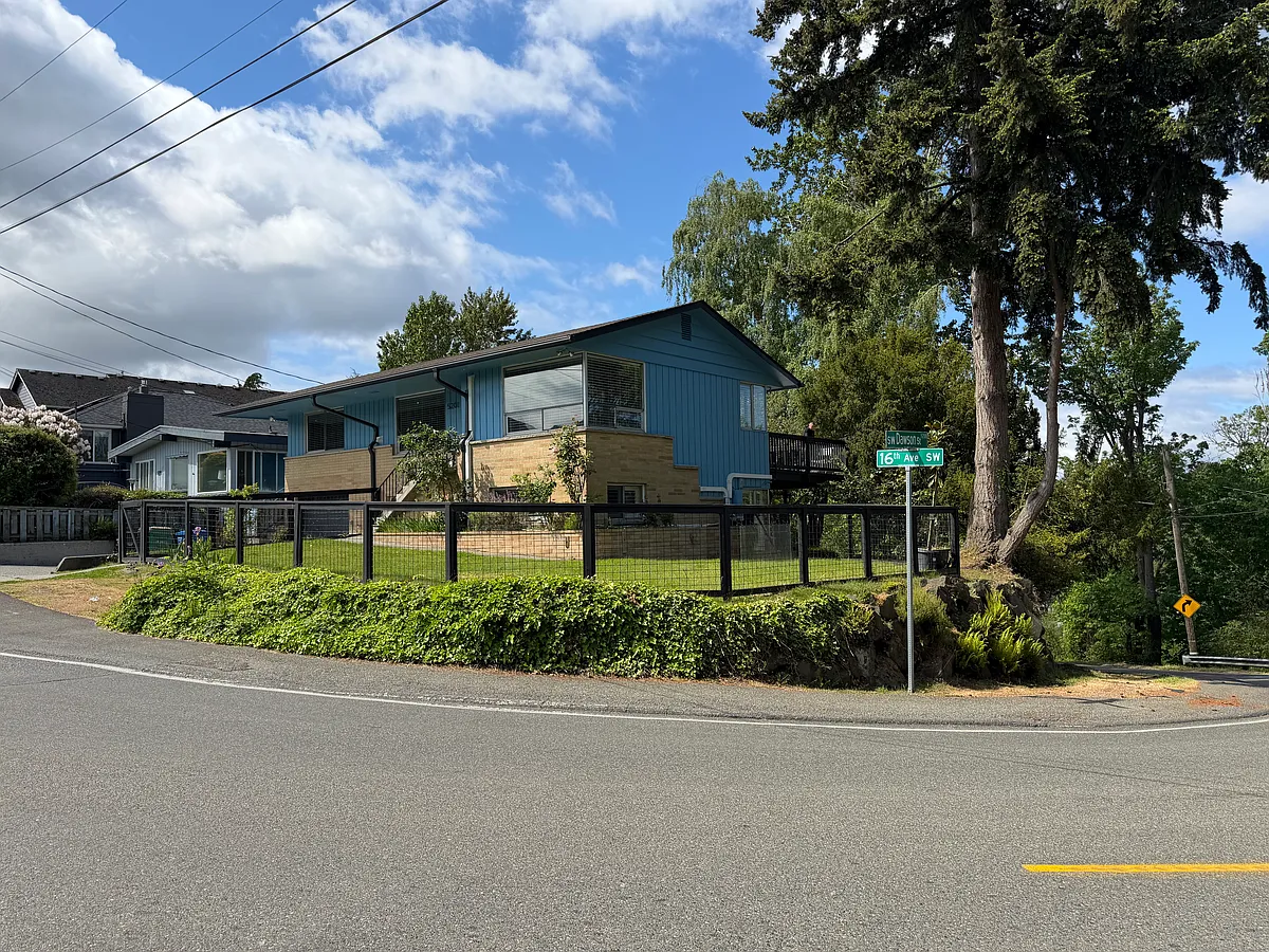 Building Photo - 5201 16th Ave SW