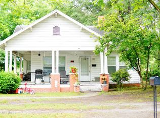 303 N Elm St, Maxton, NC 28364